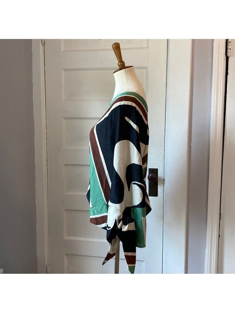 NWT Zara Women's Multi Colored Abstract Print Blouse, Size L - Picture 11 of 17